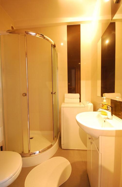Apartment4You - Solidarnosci Warsaw Phòng bức ảnh